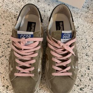 Golden Goose Women's Sneakers - Camo and gold with pink laces